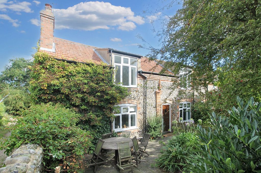 Property photo 1 of 11