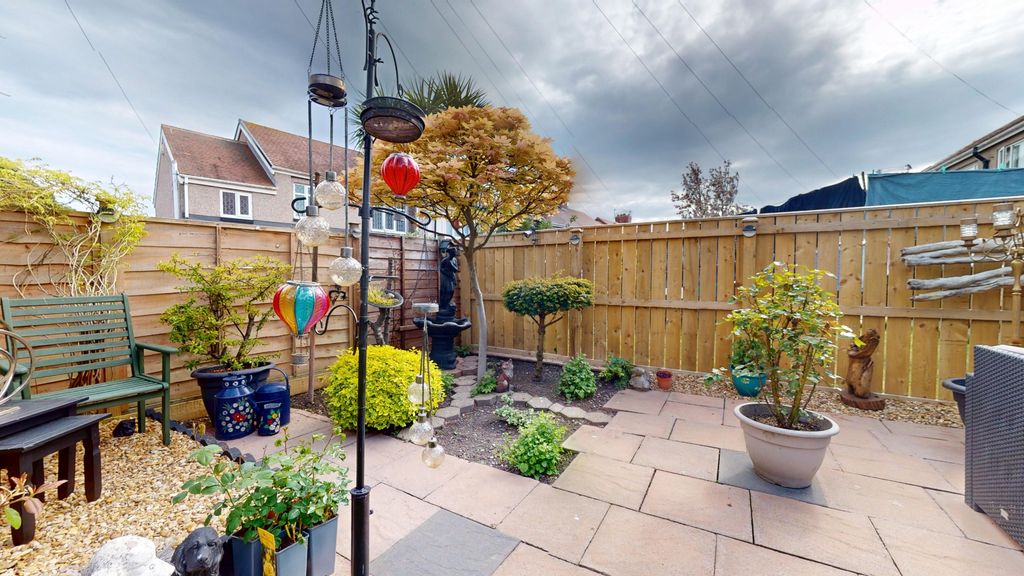 Property photo 2 of 28 3956434
