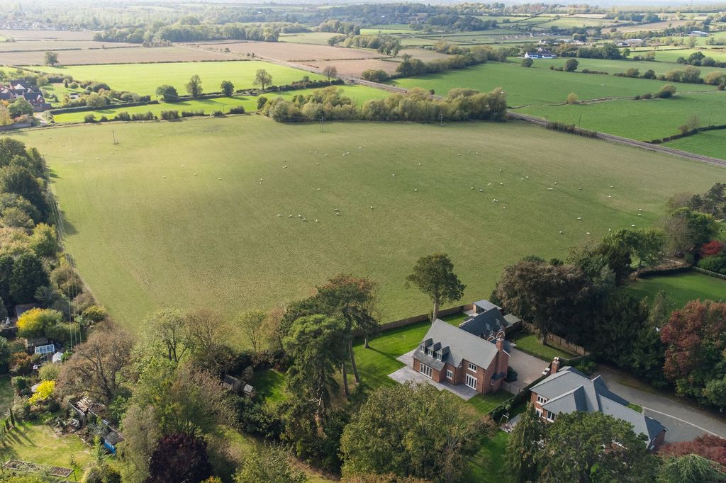 Property photo 2 of 34