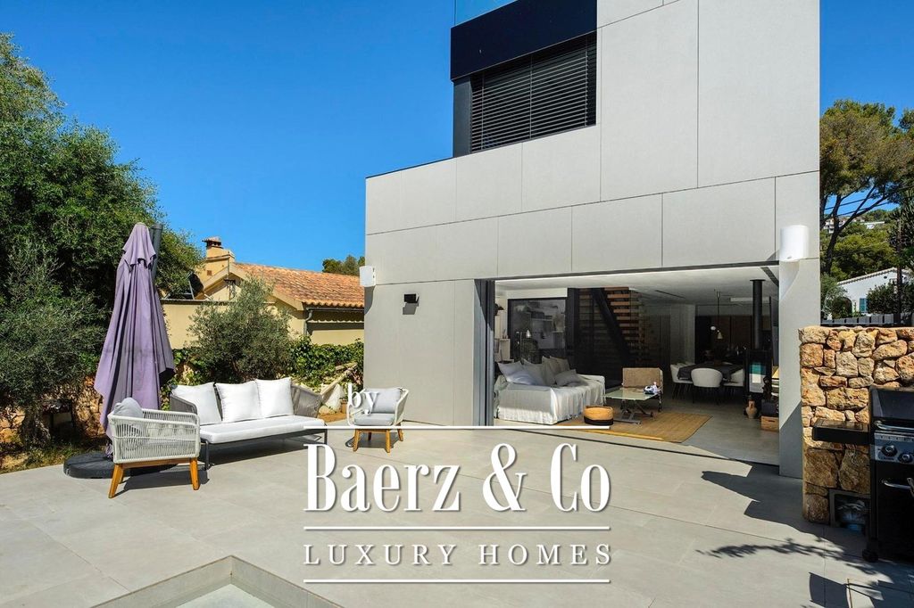 Property photo 2 of 32