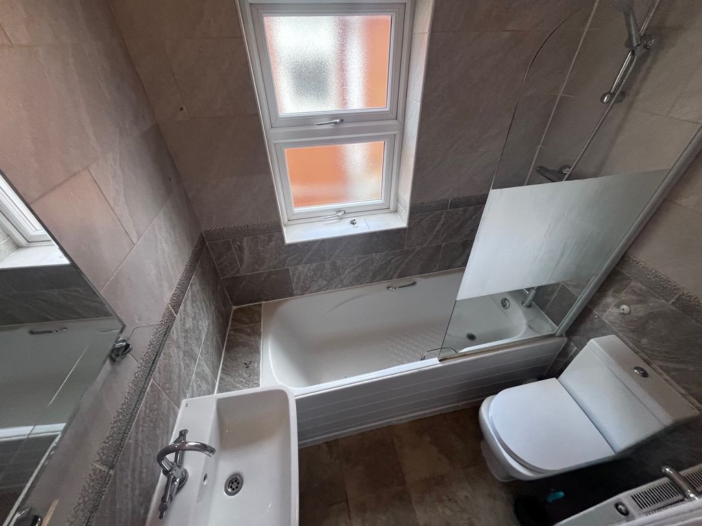 Property photo 3 of 10 Image