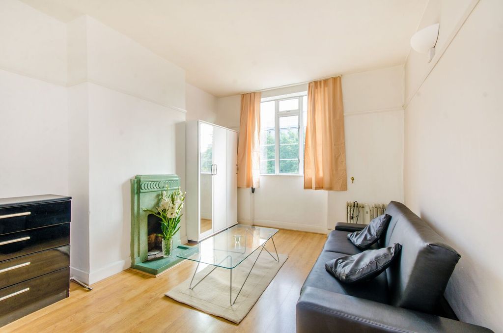 Property photo 2 of 3