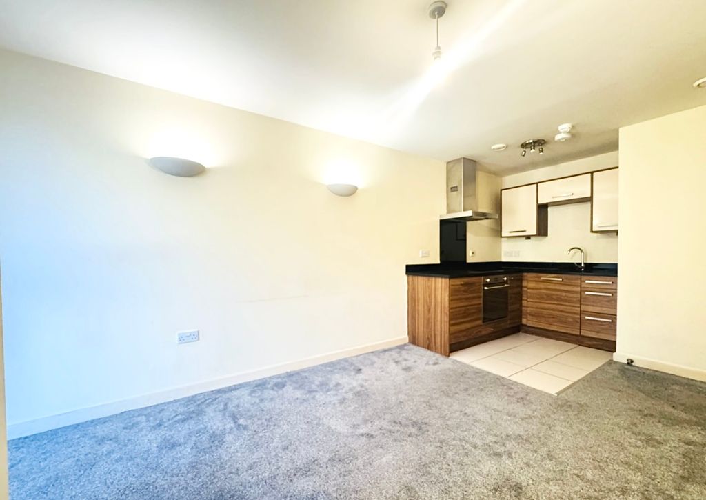 Property photo 2 of 7 Kitchen