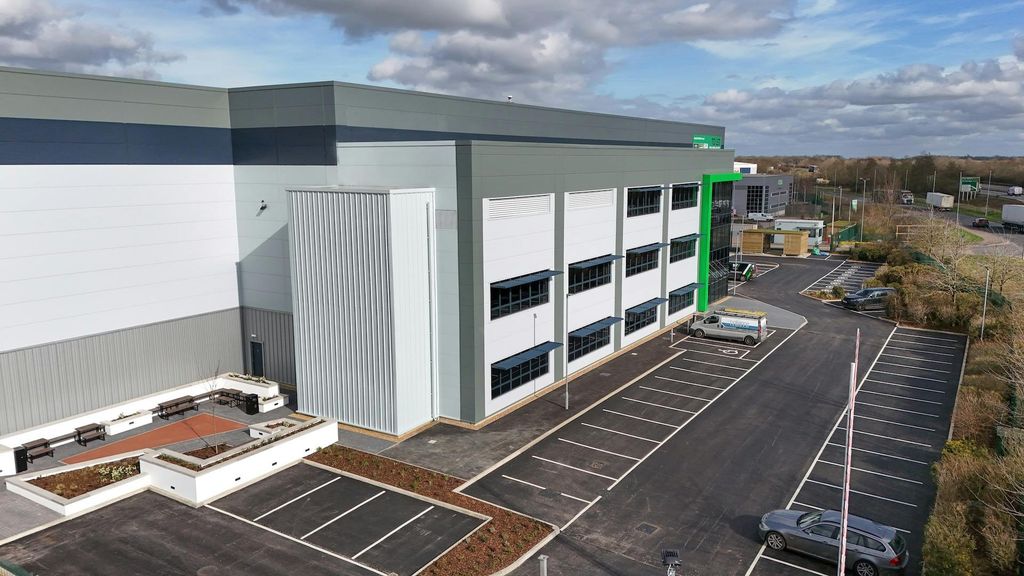 Property photo 3 of 21 Bedford_Capacity136_Highres-12.Jpg