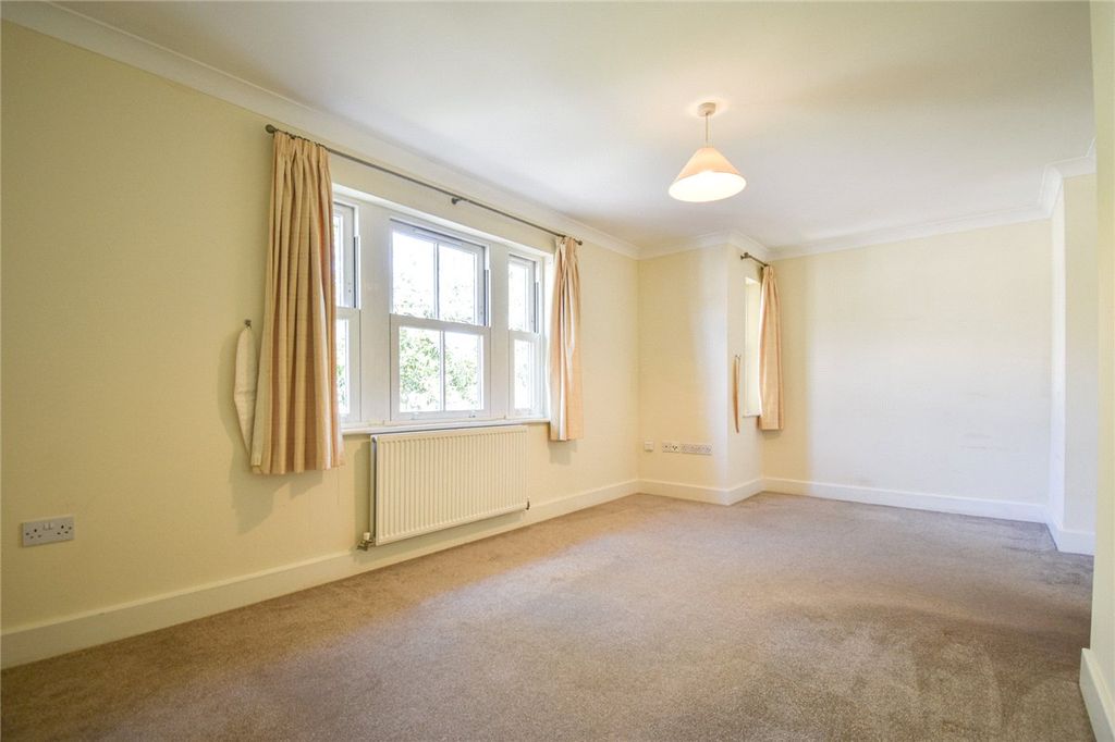 Property photo 3 of 7 Picture No. 05