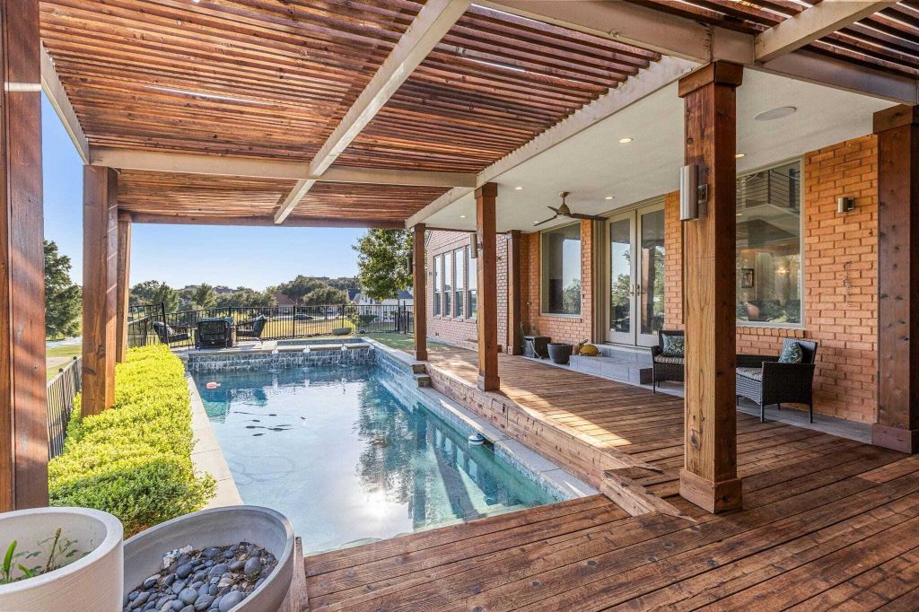 Property photo 1 of 31