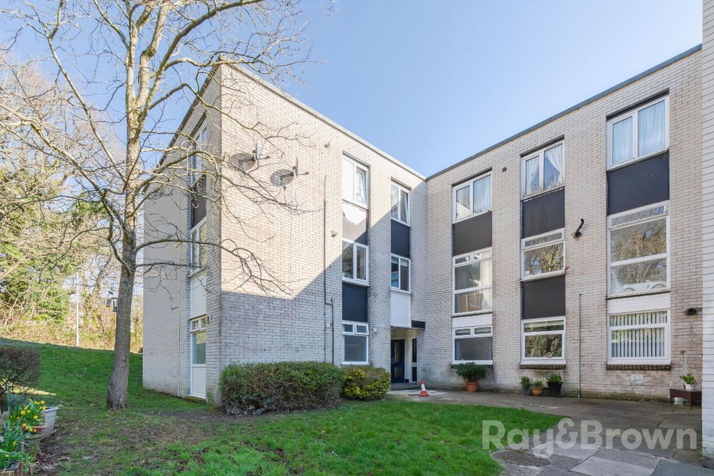 Property photo 1 of 36