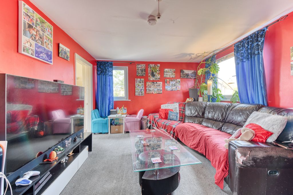 Property photo 3 of 23