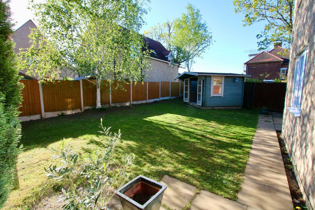 Property photo 2 of 24