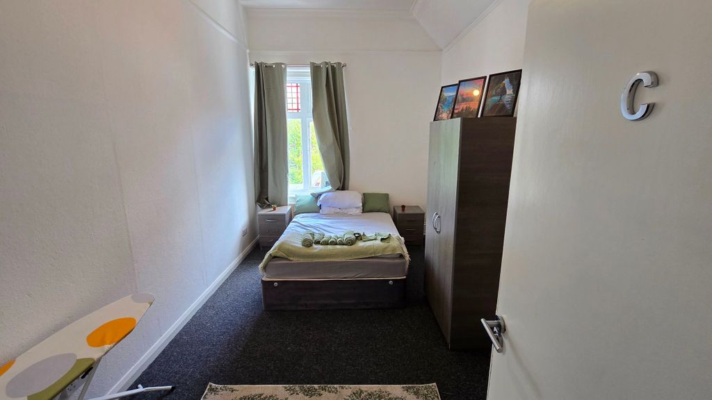 Property photo 1 of 34
