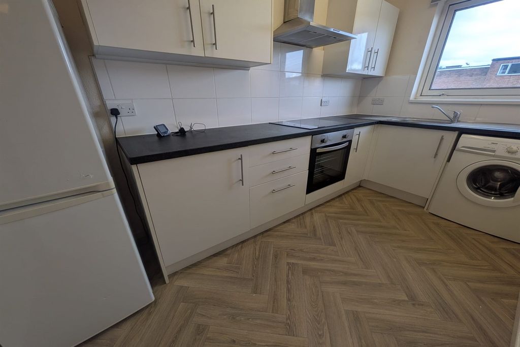Property photo 1 of 7 (Main)