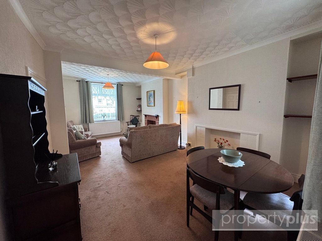 Property photo 2 of 16 Picture No. 12
