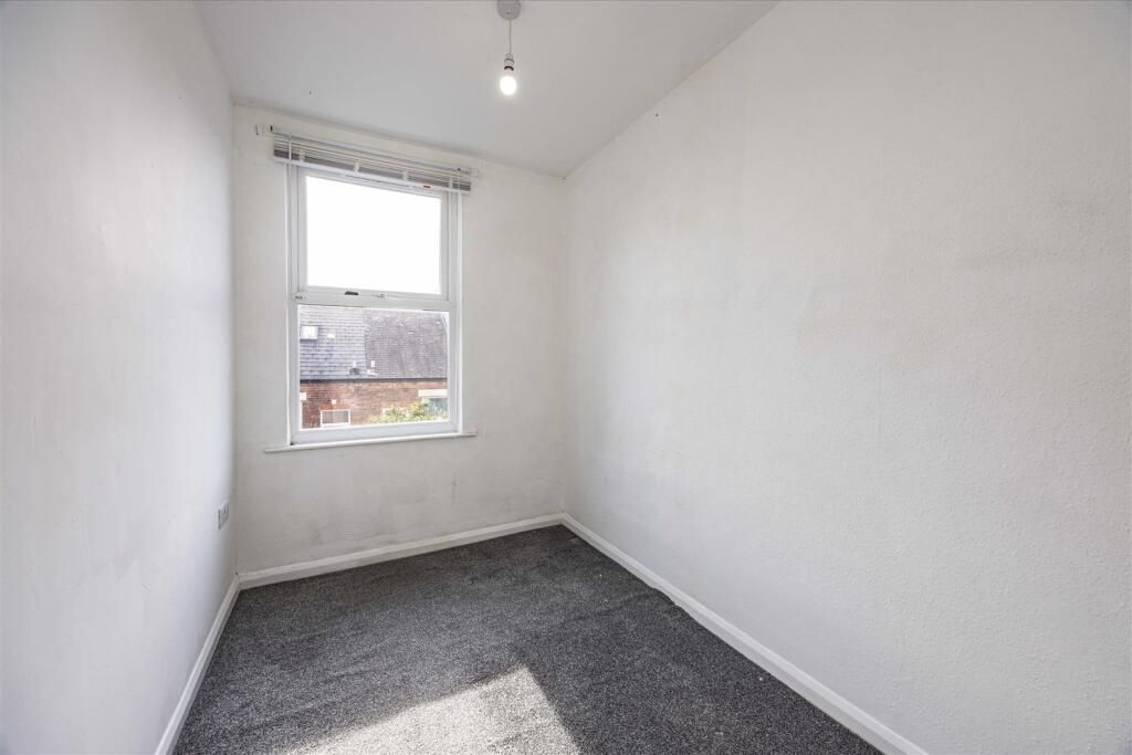 Property photo 3 of 8 Photo 2