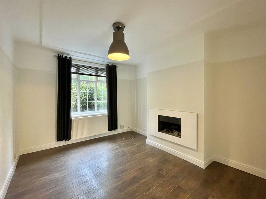 Property photo 2 of 19 Picture No. 31