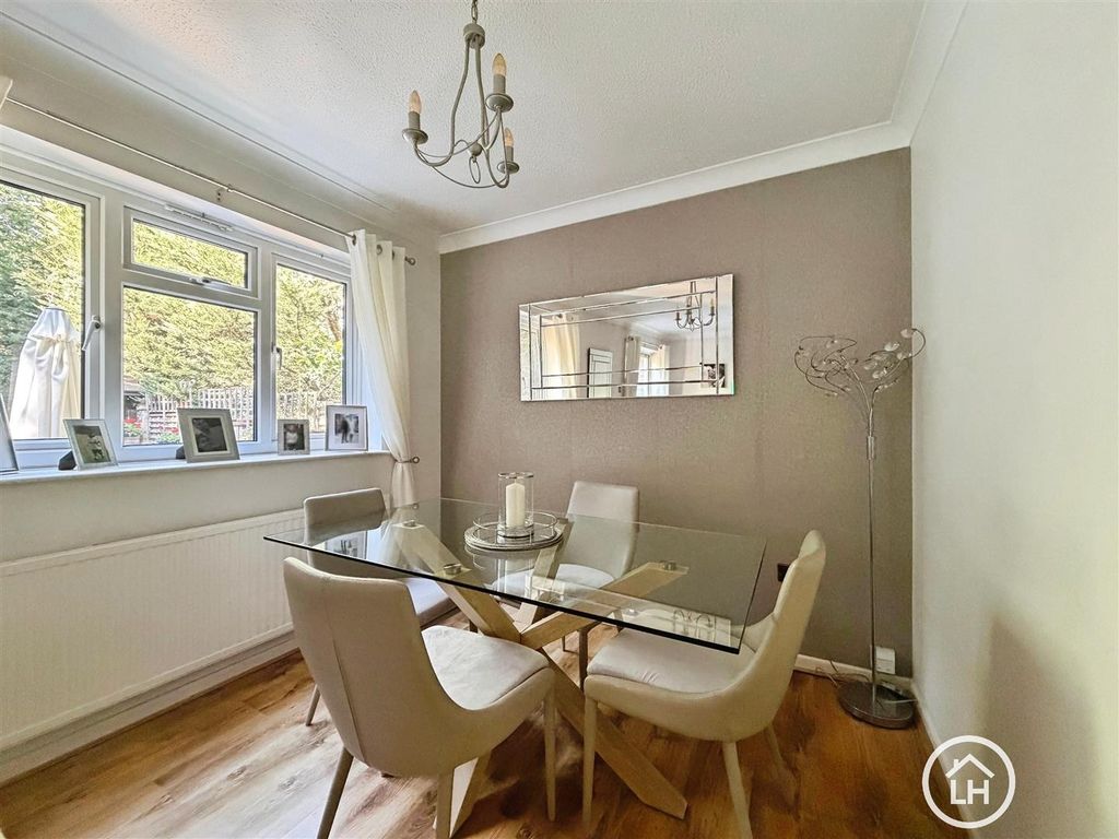 Property photo 3 of 14 Dining Area