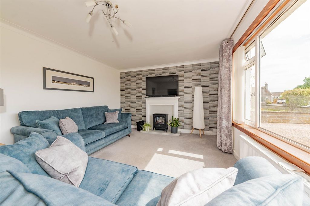 Property photo 3 of 31 25 Coral Bank Blairgowrie-21.Jpg
