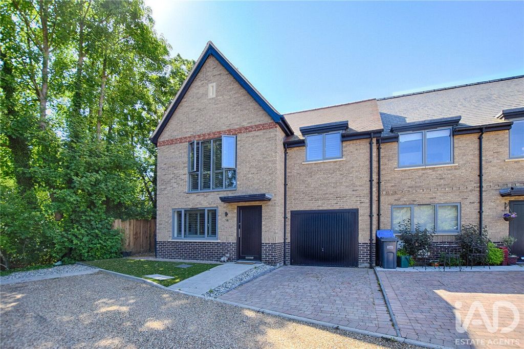Property photo 2 of 14