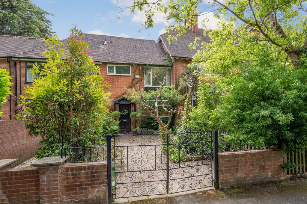 Property photo 1 of 17