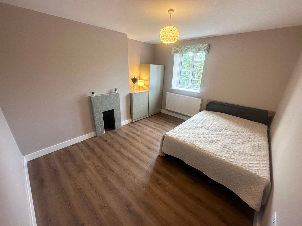 Property photo 1 of 16 Room C