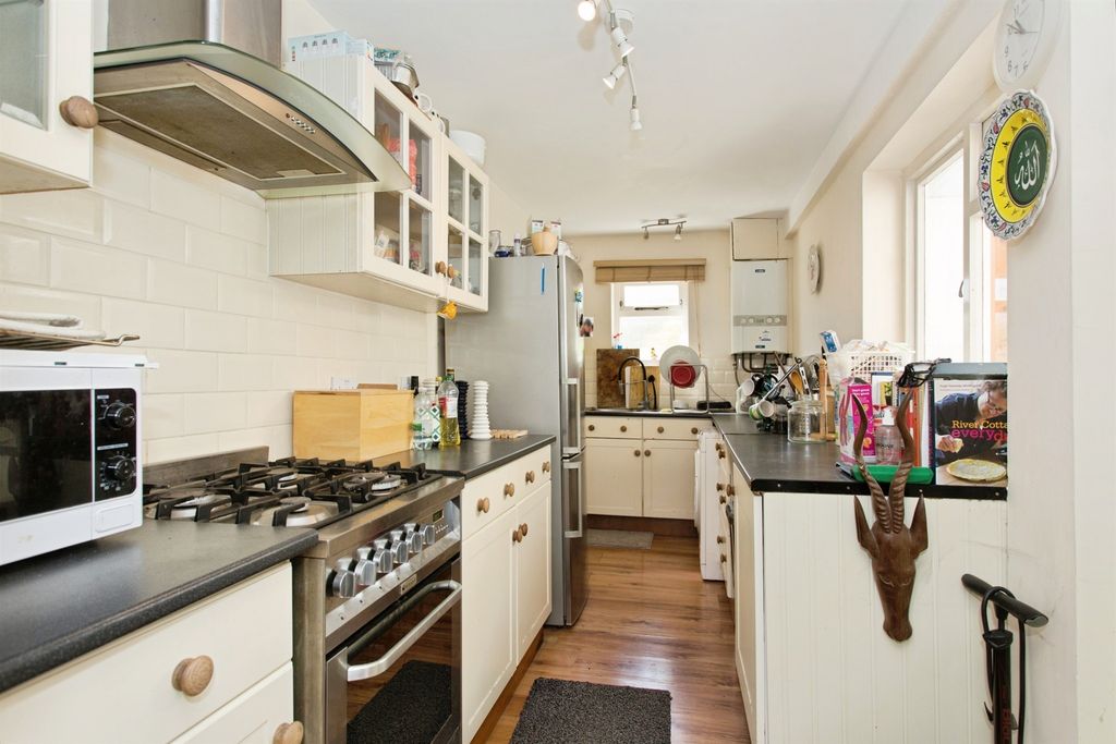 Property photo 2 of 8