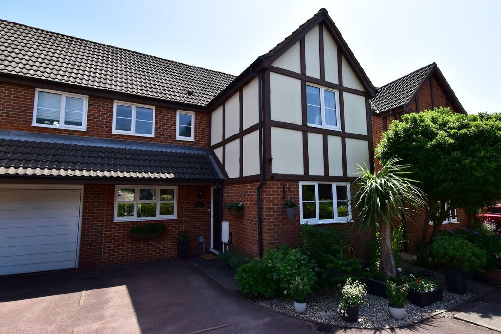 Property photo 1 of 24