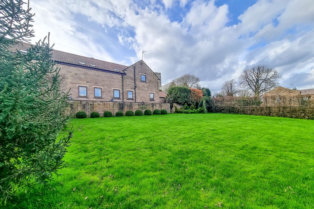 Property photo 1 of 30