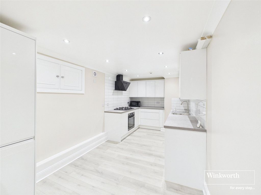 Property photo 2 of 11 Picture No. 20