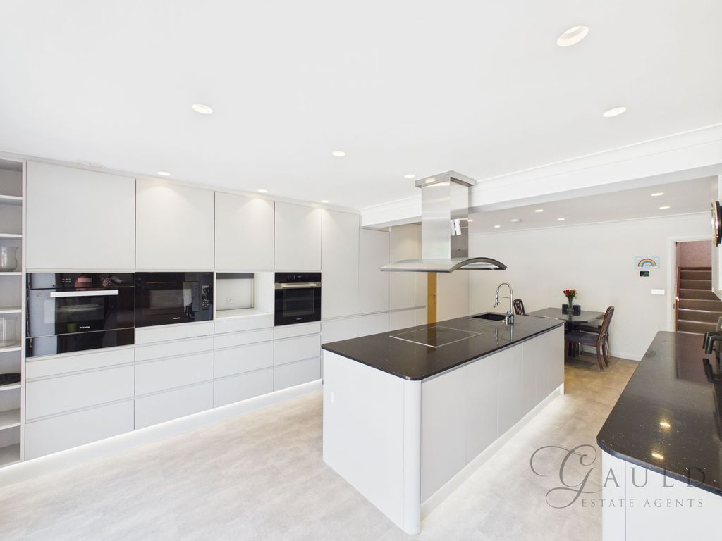 Property photo 3 of 45 Kitchen