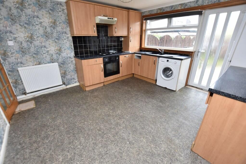 Property photo 3 of 13 Kitchen