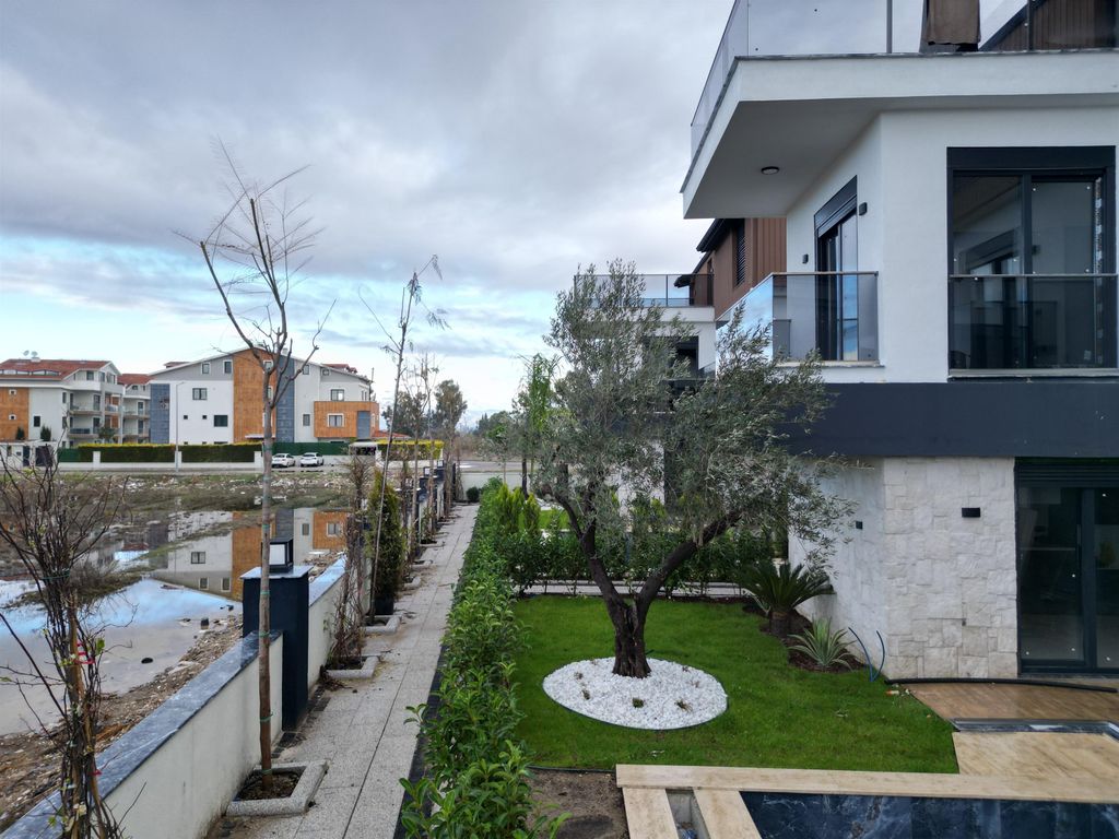 Property photo 3 of 23 Smart Home Villa For Sale In Belek With A Private Pool, Sauna, & Garden - Private Pool And Garden