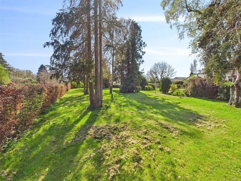 Property photo 2 of 19 Picture No. 24