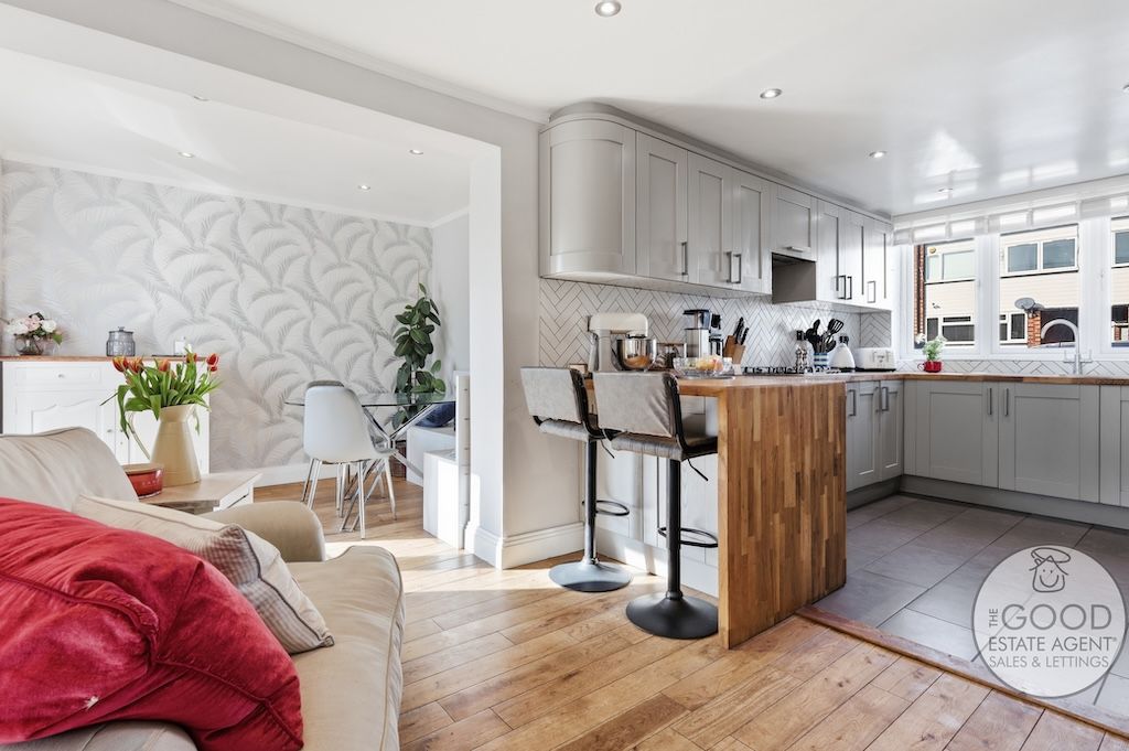 Property photo 3 of 18