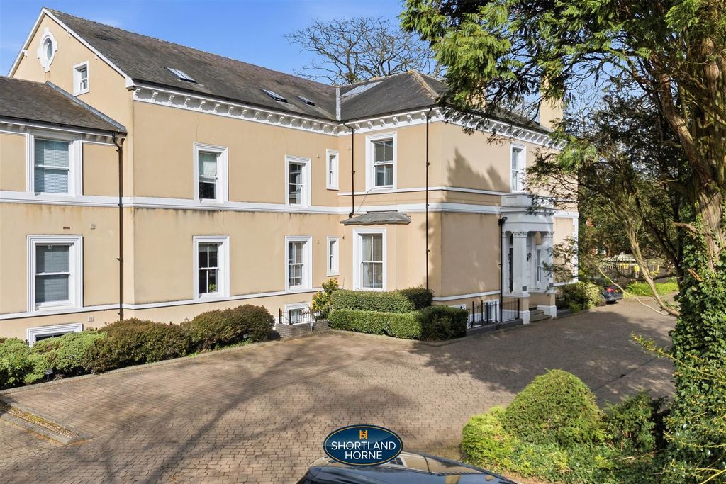 Property photo 1 of 27 8 Northumberland Park (6 Of 26).Jpg