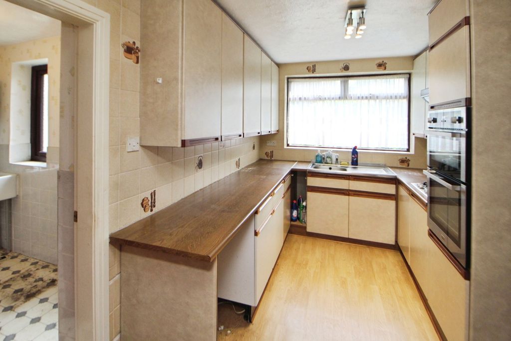Property photo 2 of 12 Pbox-Img.Jpg
