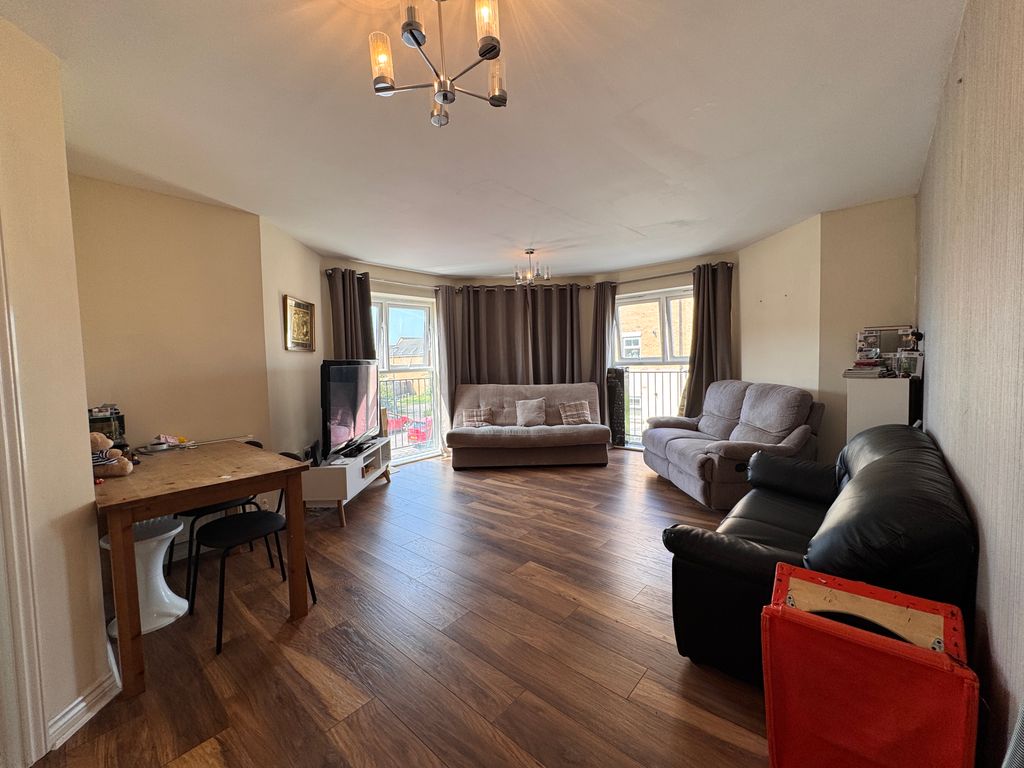 Property photo 3 of 10 Living Room