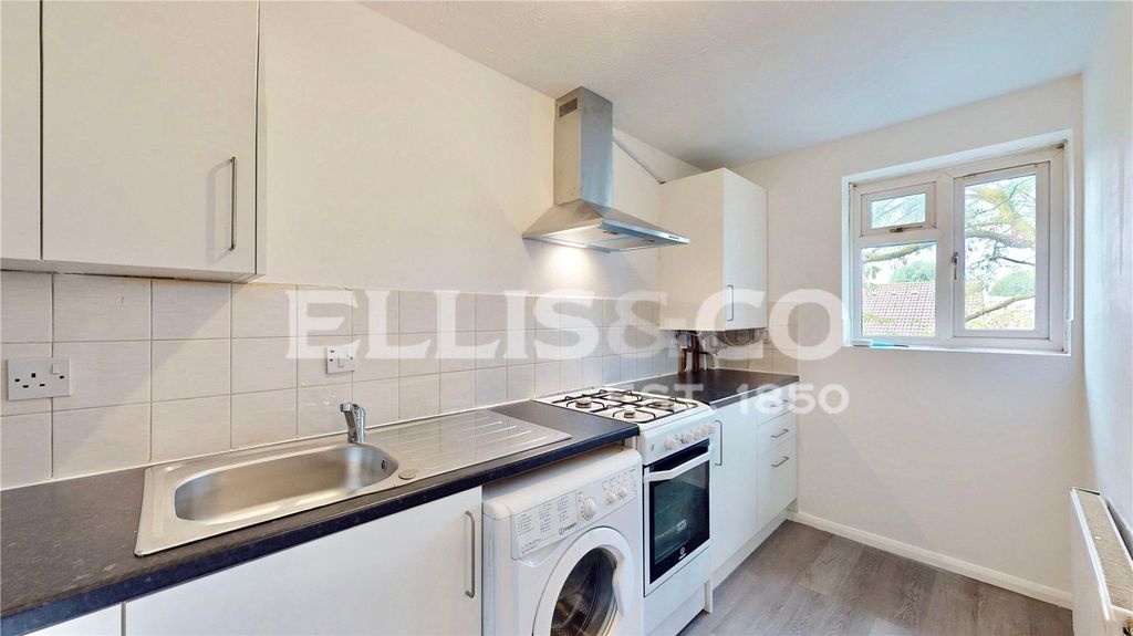 Property photo 3 of 8 Picture No. 72
