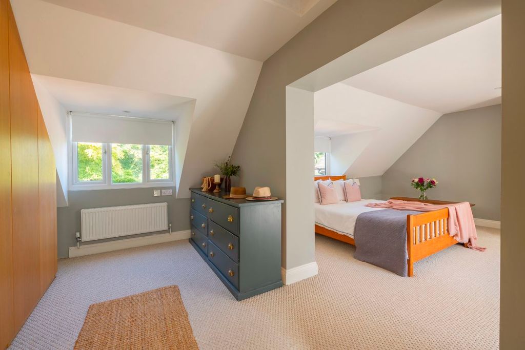 Property photo 1 of 25