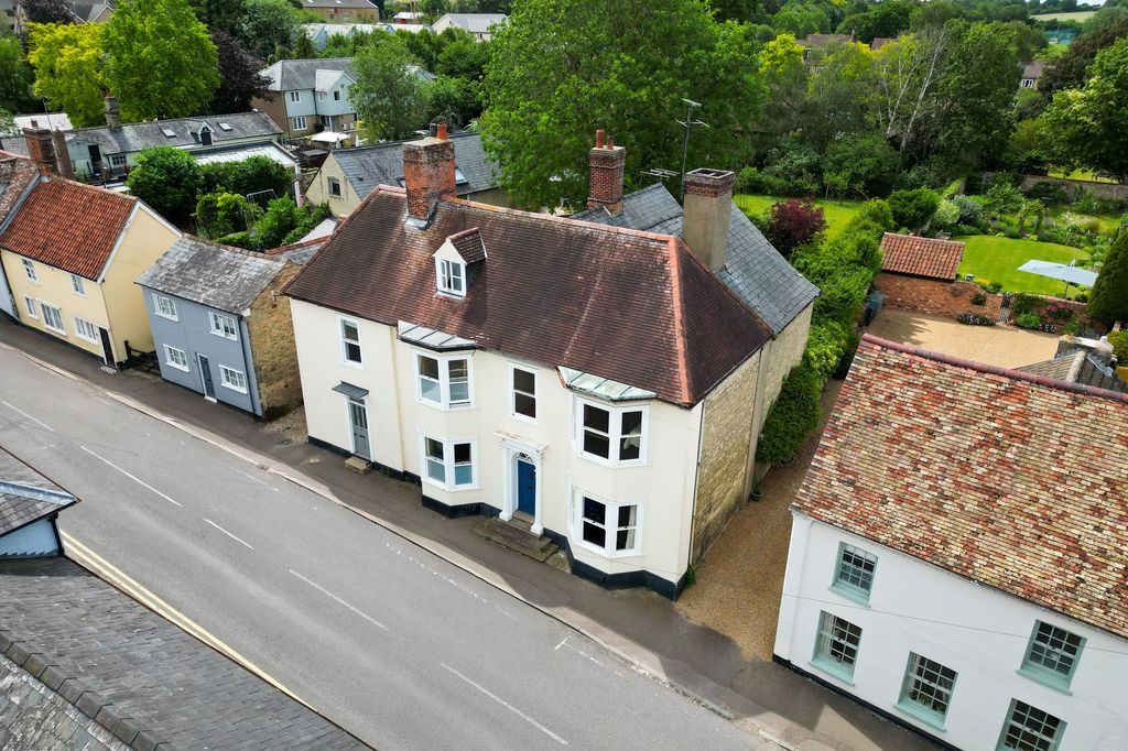 Property photo 1 of 22