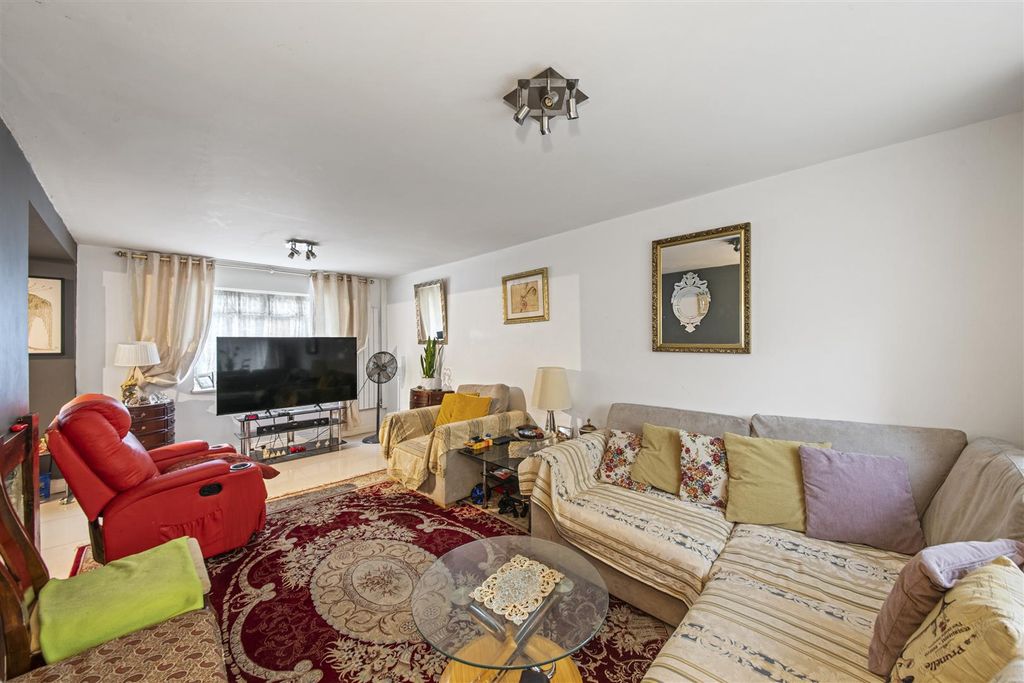 Property photo 3 of 21