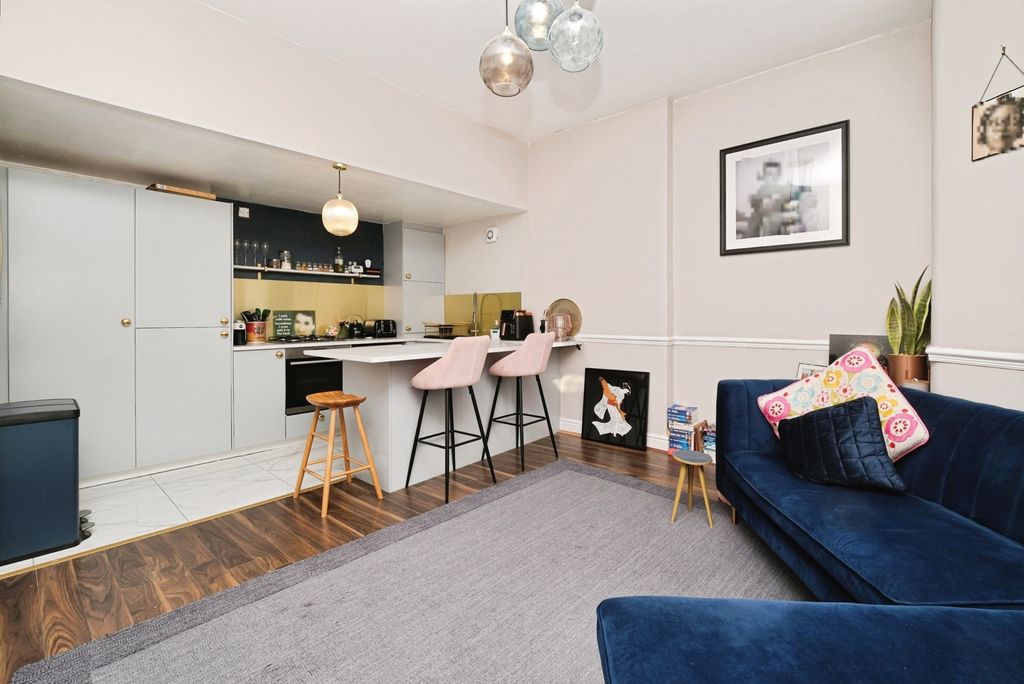 Property photo 3 of 21 Pbox-Img.Jpg