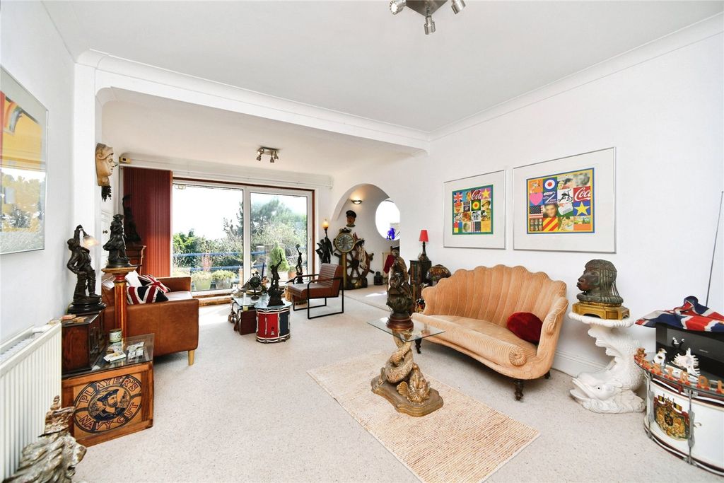 Property photo 2 of 35 Living Room