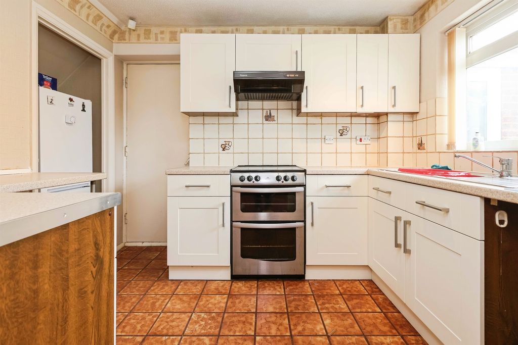 Property photo 2 of 17