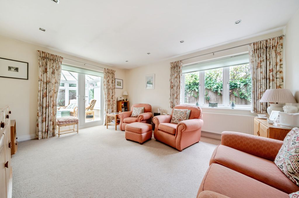 Property photo 2 of 18 1521972-20-6Aa80A...
