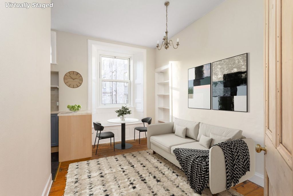 Property photo 2 of 25