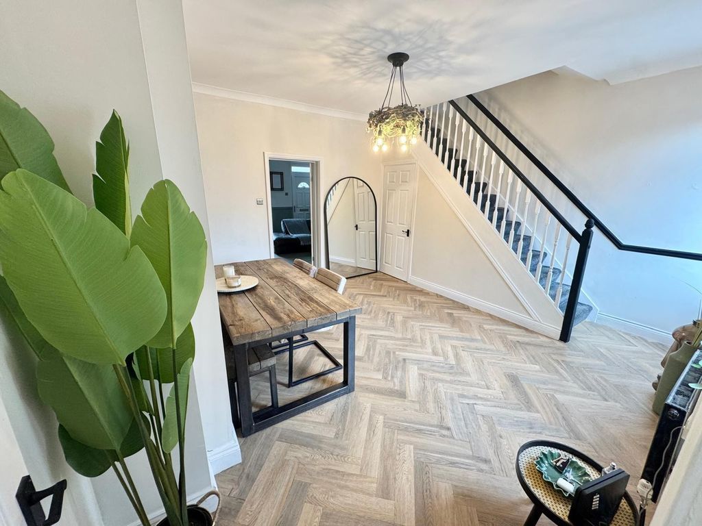 Property photo 2 of 15 Photo 7