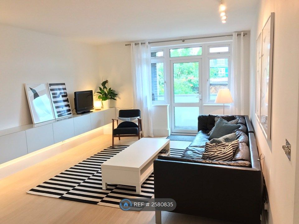 Property photo 1 of 12 Living Room