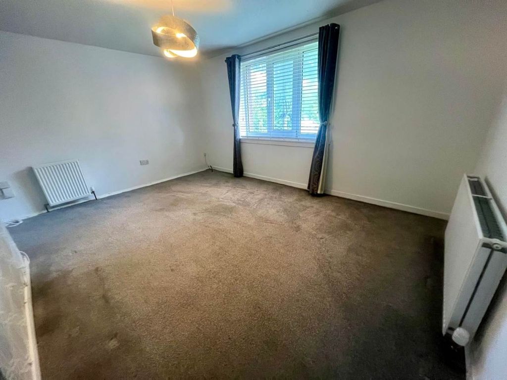 Property photo 2 of 7 Living Room