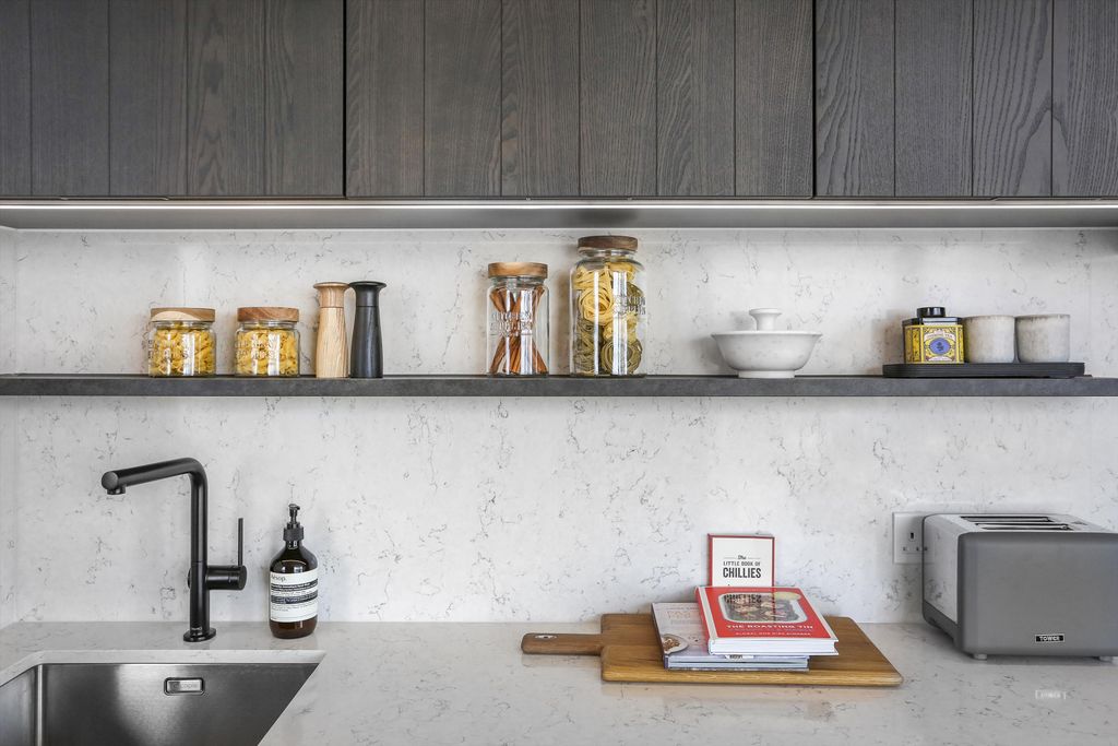 Property photo 2 of 19 Image