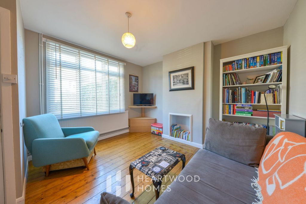 Property photo 2 of 17