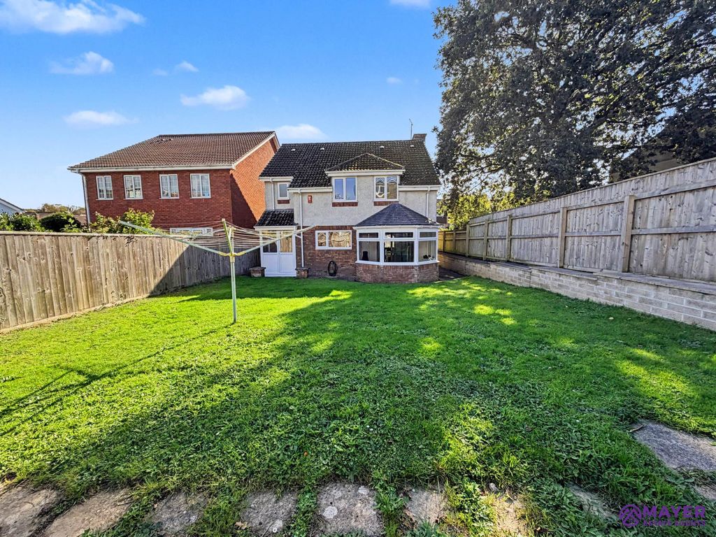 Property photo 2 of 17